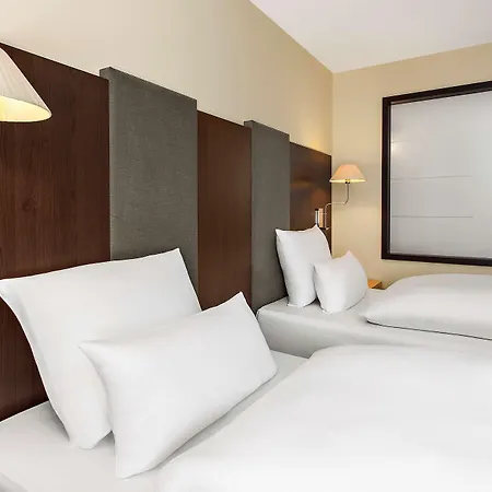 Nh Stuttgart Airport 4*