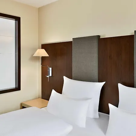 Nh Stuttgart Airport Hotel 4*