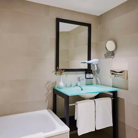 Hotel Nh Stuttgart Airport 4*