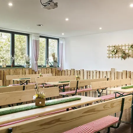 Nh Stuttgart Airport 4*