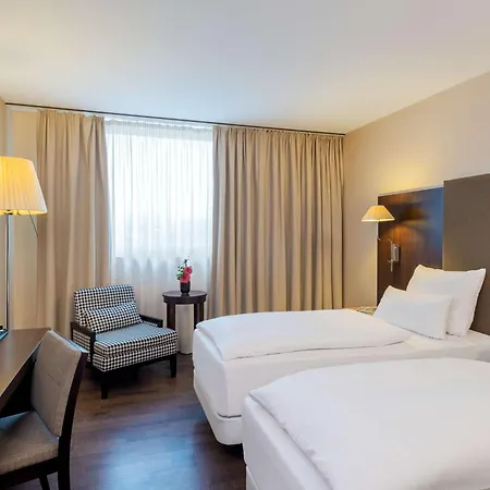Nh Stuttgart Airport Отель 4*