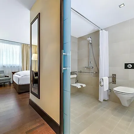 Nh Stuttgart Airport 4*
