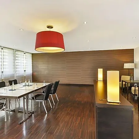מלון Nh Stuttgart Airport 4*