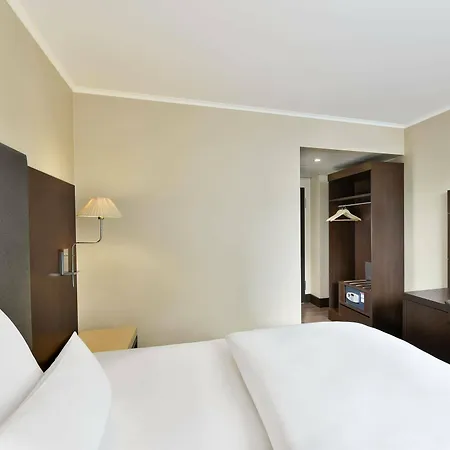 Nh Stuttgart Airport Hotel 4*